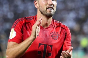 爱游戏APP-德国杯集结日再迎强敌；密尔沃基雄鹿强势反弹；主帅态度——态度坚定；细节决定成败(密尔沃基雄鹿主场)