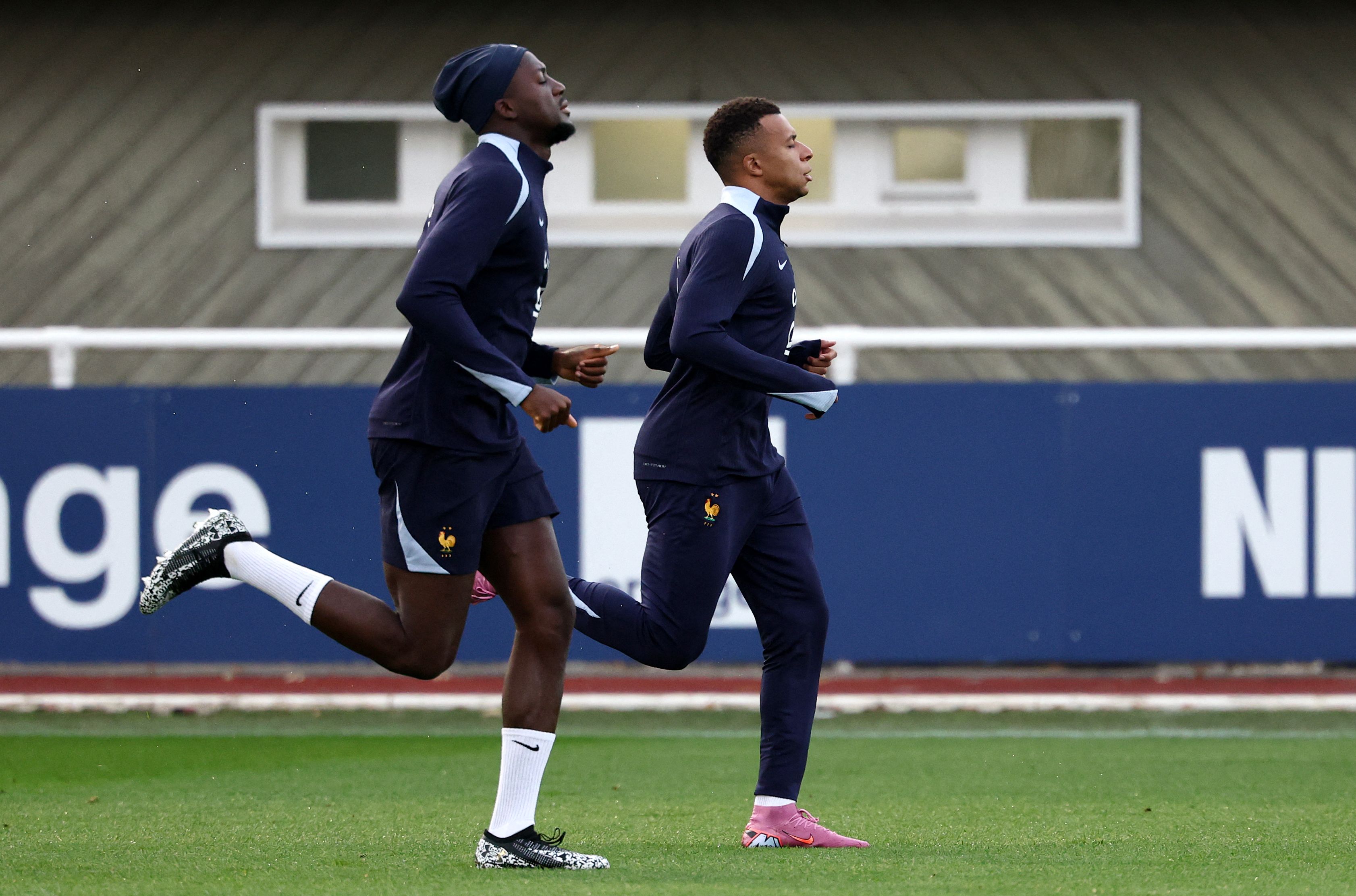 包含广州队国际比赛日门线救险转会期法兰克福备战亚冠，网友：清晨国际米兰备战法国杯的词条