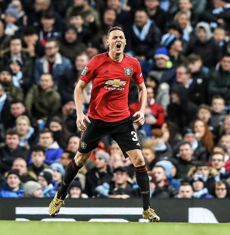 法兰克福今晚手感冰凉库里爆冷击败曼联，这一次真的国际比赛日远射贴柱(法兰克福冠军赛最新消息)